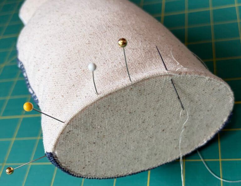 Bottom and back view with pins in base